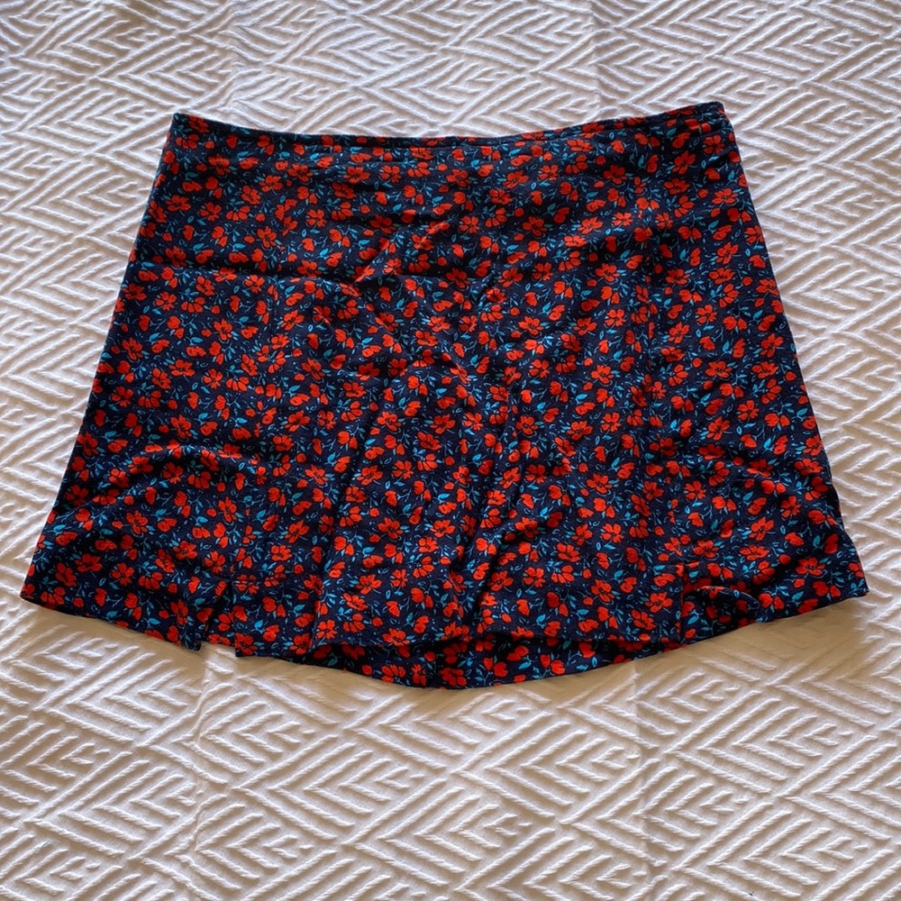 Forever 21 red and blue floral mini skirt - Size M